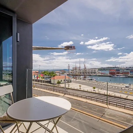 Apartment Nomad's 2bed Riverside *