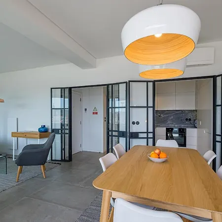 Nomad's 2bed Riverside * Lisbon