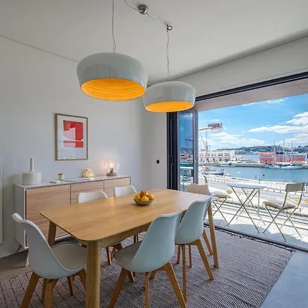 Nomad's 2bed Riverside Lisbon