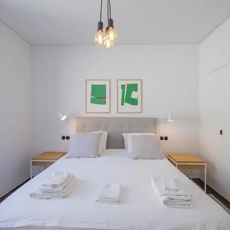 Nomad's 2bed Riverside Appartement