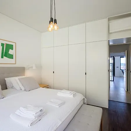 Nomad's 2bed Riverside Appartement