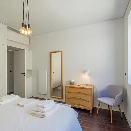 Apartment Nomad's 2bed Riverside Lisbon