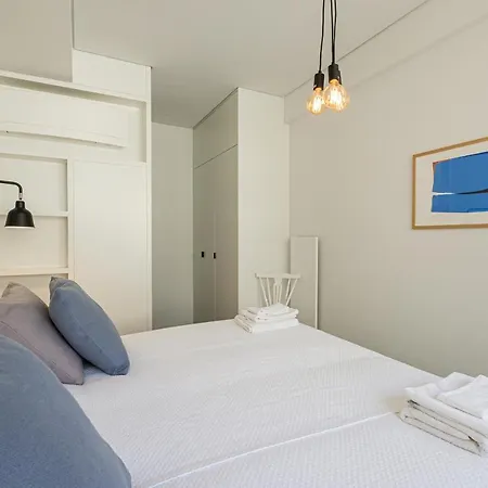 Nomad's 2bed Riverside Lisbon